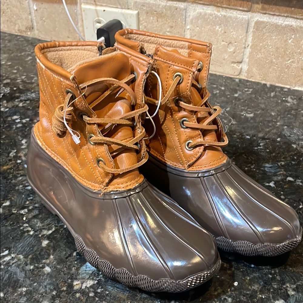 Steve Madden Tillis Duck Boots! 7